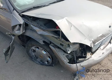 2001 Cadillac Deville Standard z USA, uszkodzony, nr VIN 1G6KD54Y31U257628